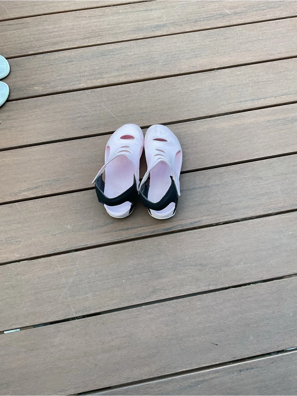 Nike Kids Light Pink Water-Friendly Sandals with Black Trim size 3y